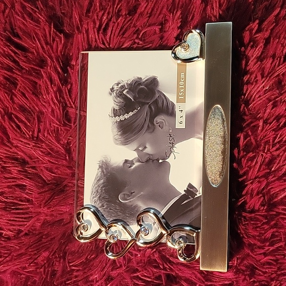 New Silver Heart Frame 6in x 4in - Picture 2 of 3